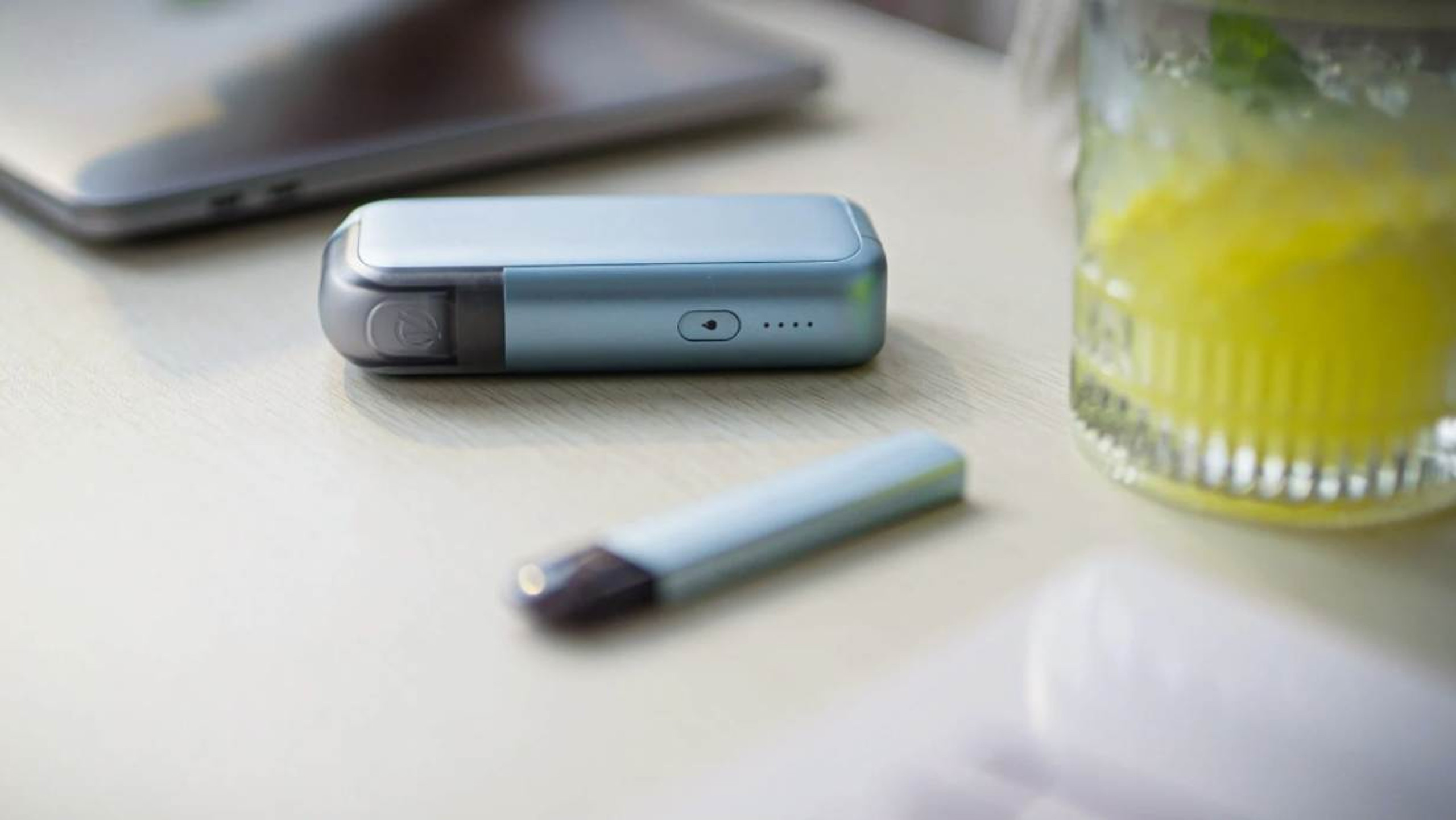 Il futuro dello svapo sbarca su Esvapora.it: Vaporesso Kit COSS con Power Bank e Auto Refill